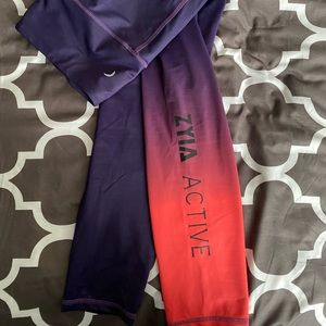 Zyia leggings size 8-10 7/8 light n tights EUC